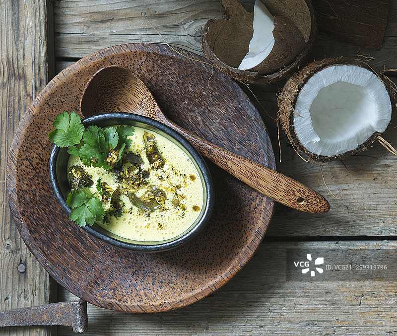 亚洲扁豆椰奶香菜汤图片素材