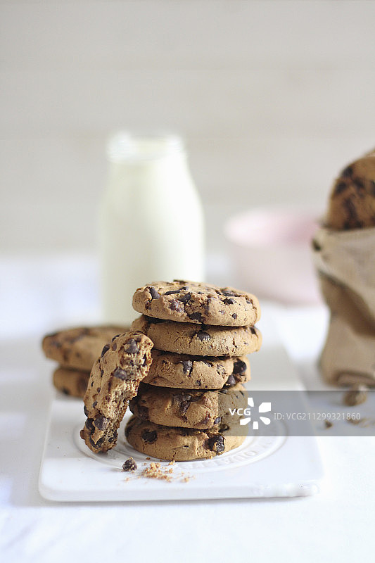 巧克力曲奇与牛奶图片素材