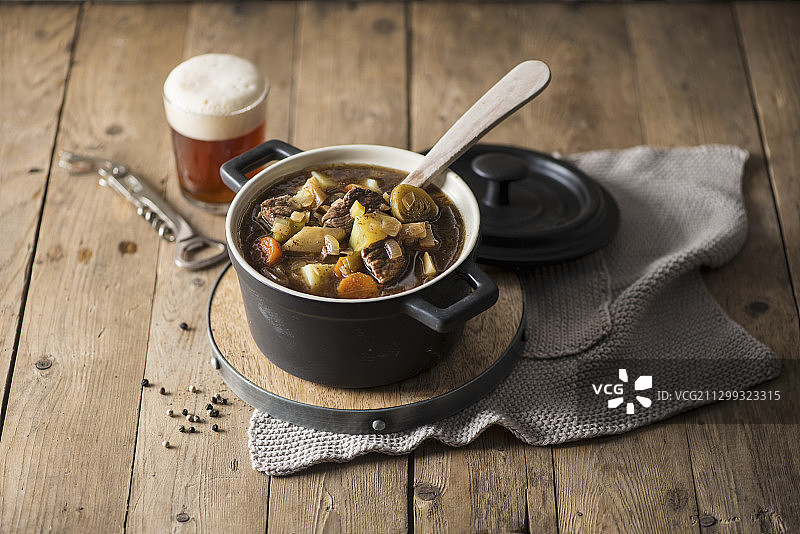 啤酒炖肉图片素材