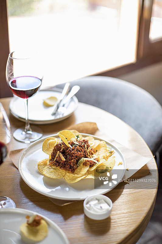 肉末墨西哥辣椒玉米片图片素材