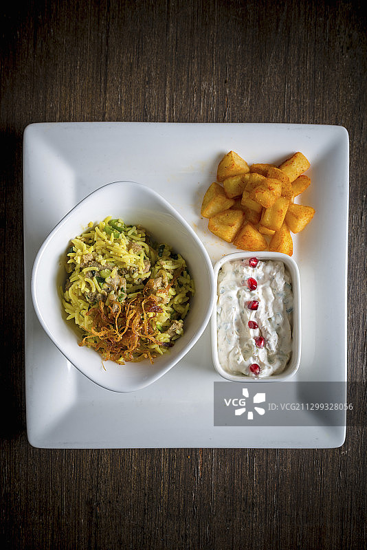 混合游戏抓饭与莱塔和炸土豆图片素材