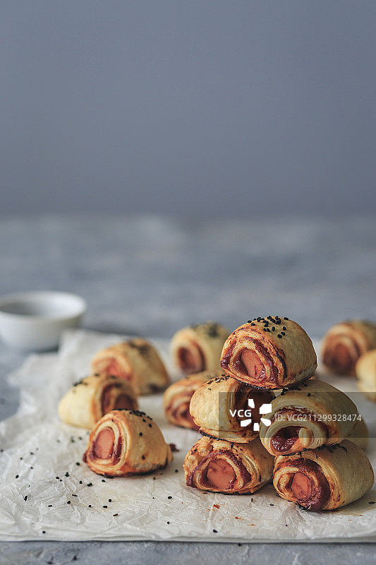 植物香肠纯素猪肉卷图片素材