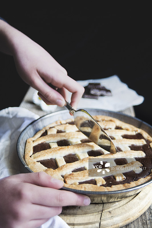 手切巧克力挞图片素材