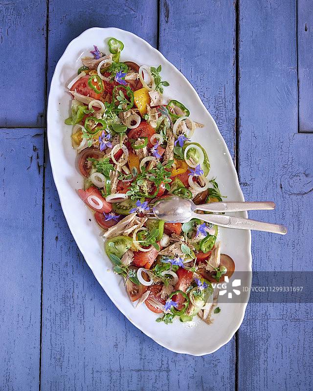 金枪鱼番茄沙拉图片素材