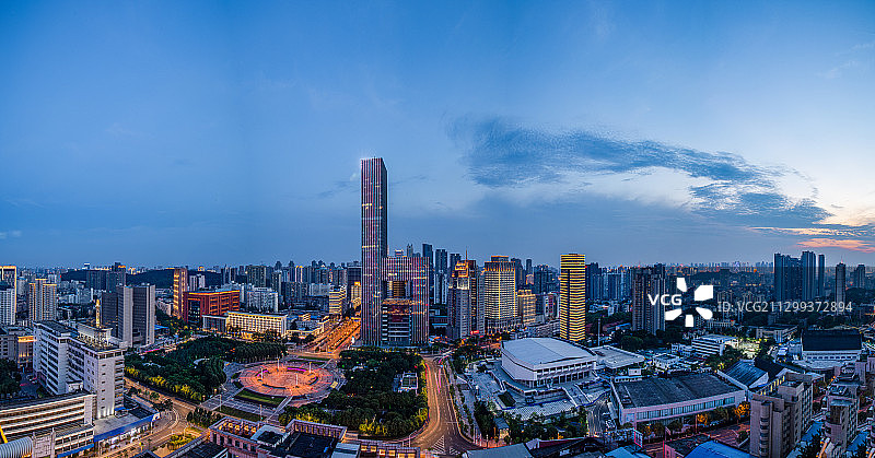 武汉武昌区洪山广场保利金融中心图片素材