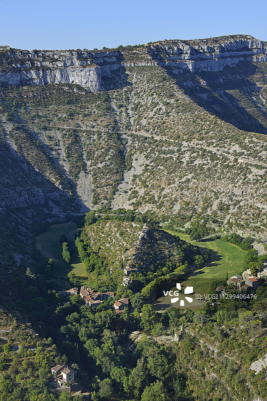 法国埃罗省纳瓦塞勒村和冰斗图片素材