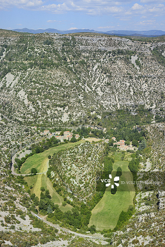 法国埃罗省纳瓦塞勒村和冰斗图片素材