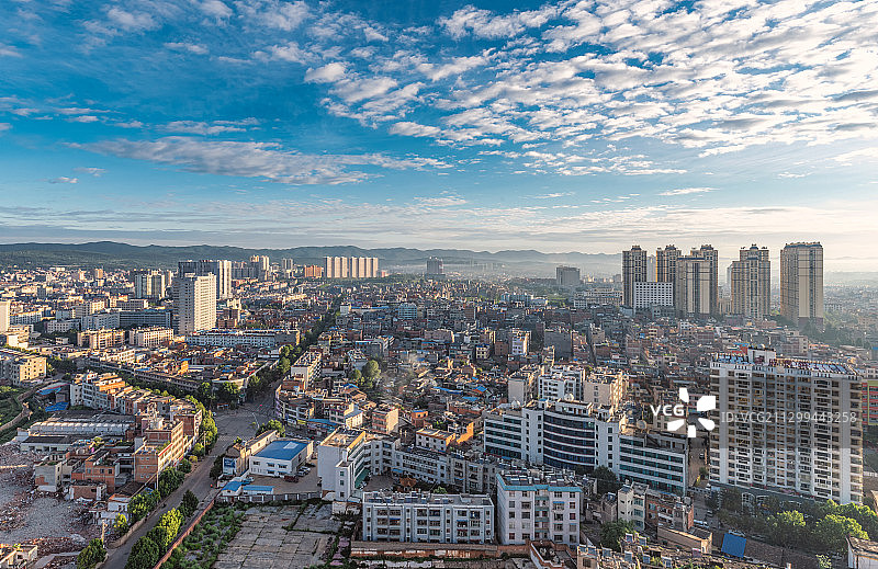 云南曲靖宣威市全景图片素材