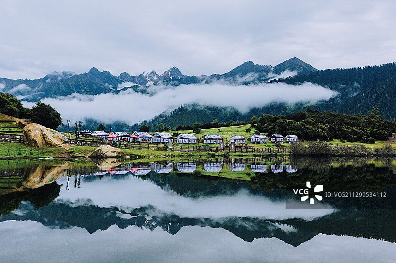 鲁朗林海图片素材