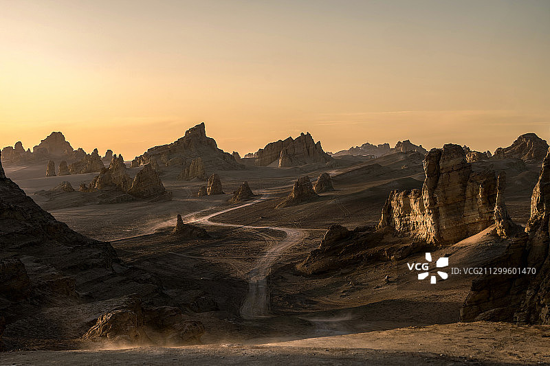 青海俄博梁黄昏图片素材