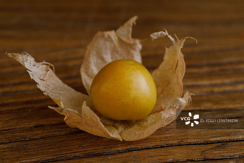 新鲜的黄色香甜的姑娘果图片素材