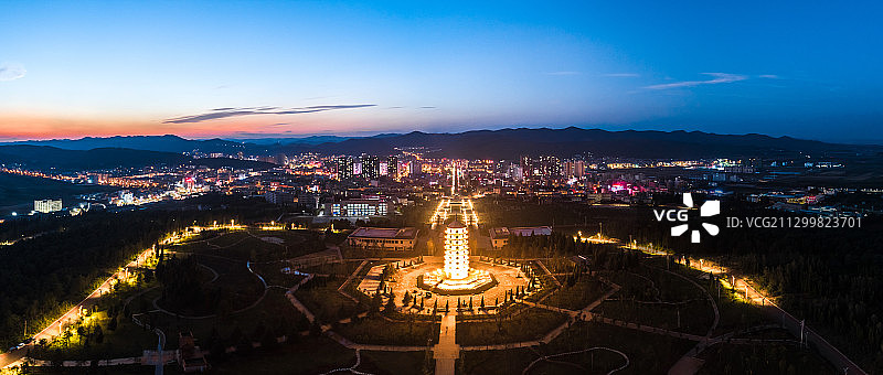 师宗文笔公园夜景图片素材