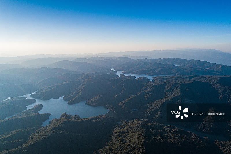 云南省玉溪市元江哈尼族彝族傣族自治县高山水库群图片素材