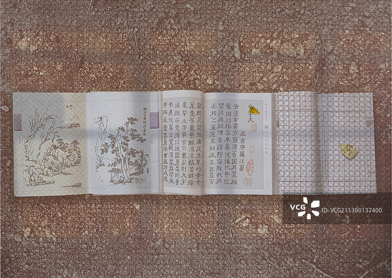 丝网版画《影子系列.三本书》图片素材