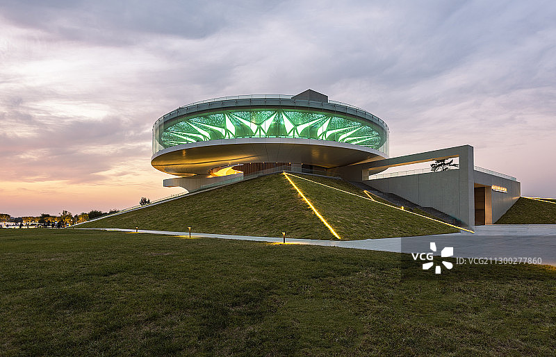 河南郑州北龙湖公共艺术中心图片素材