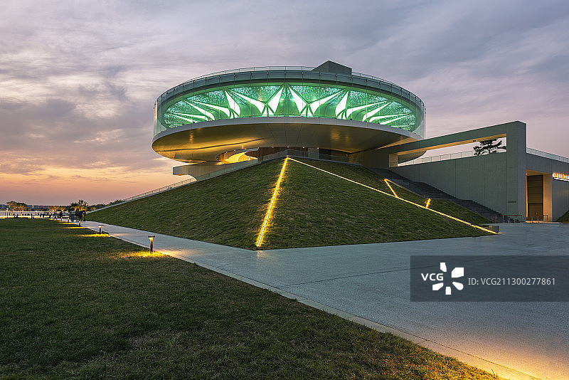 河南郑州北龙湖公共艺术中心图片素材