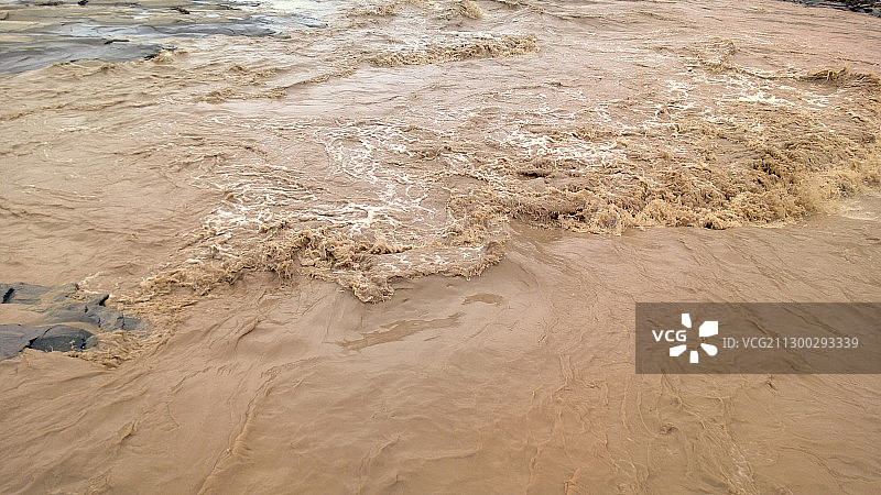 黄河壶口瀑布的黄河水图片素材