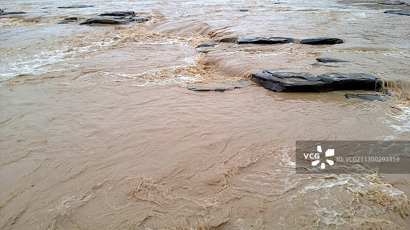 黄河壶口瀑布的黄河水图片素材