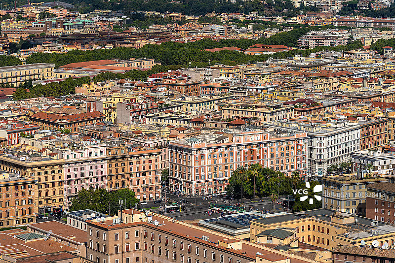 低视角远眺罗马城图片素材