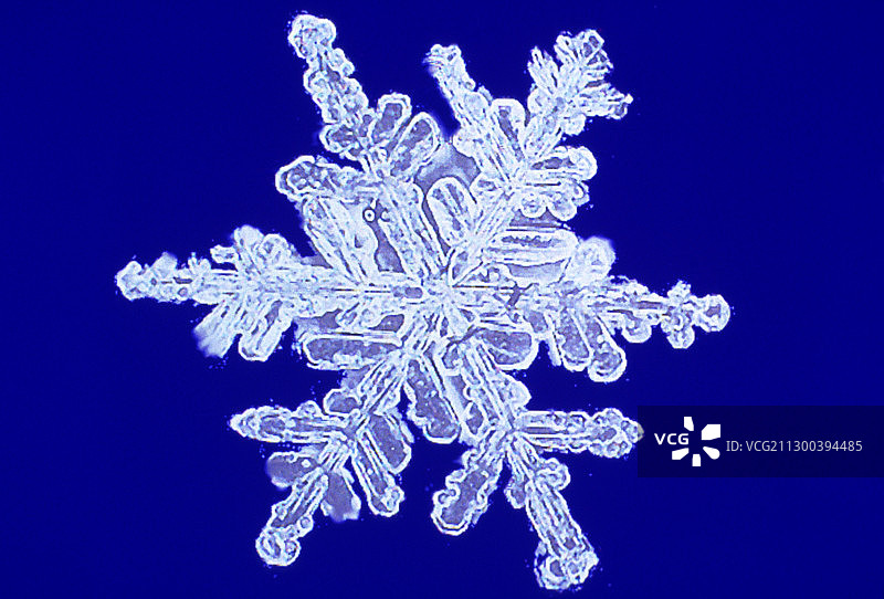 雪晶的浅色显微照片图片素材