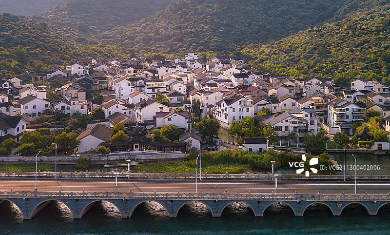 航拍苏州东山景区自然建筑风光图片素材