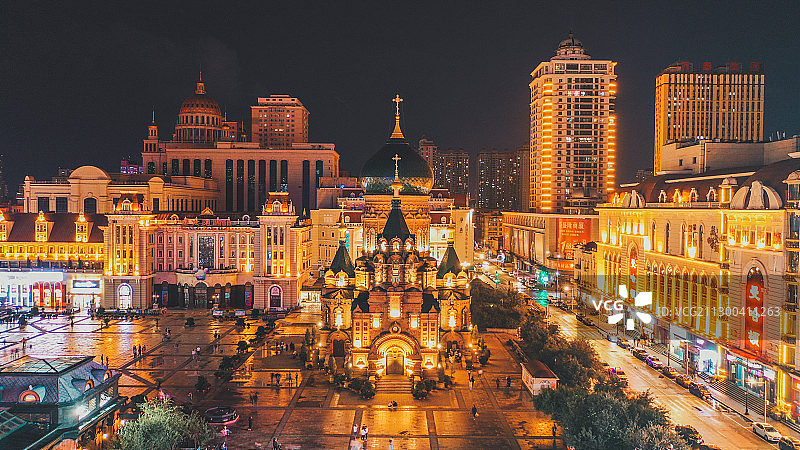 金色的哈尔滨圣索菲亚大教堂图片素材