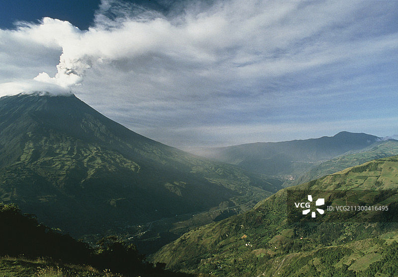 通古拉瓦火山图片素材