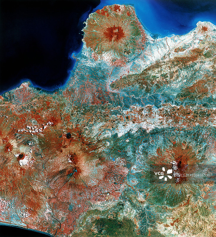 印度尼西亚爪哇岛的火山图片素材