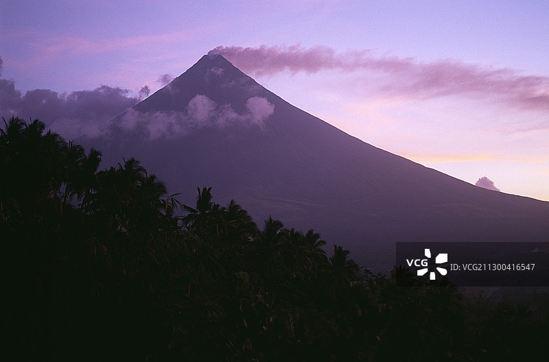 菲律宾马荣火山图片素材