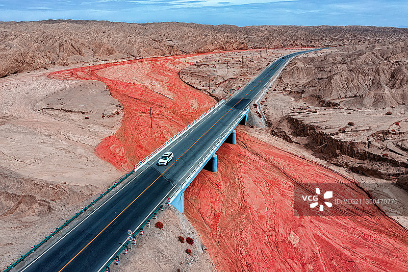 青海大柴旦地貌航拍视角图片素材