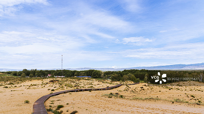 185团守护的中哈边界图片素材