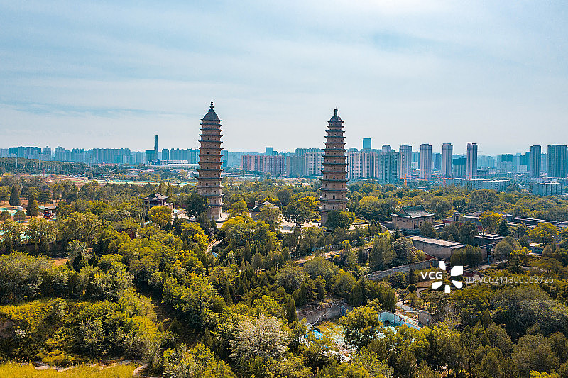 航拍太原永柞寺双塔图片素材