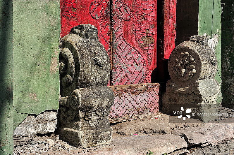 北京胡同里四合院门前的门墩图片素材