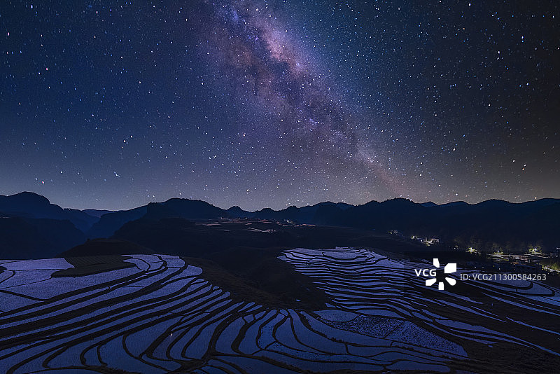 梯田上的星空图片素材