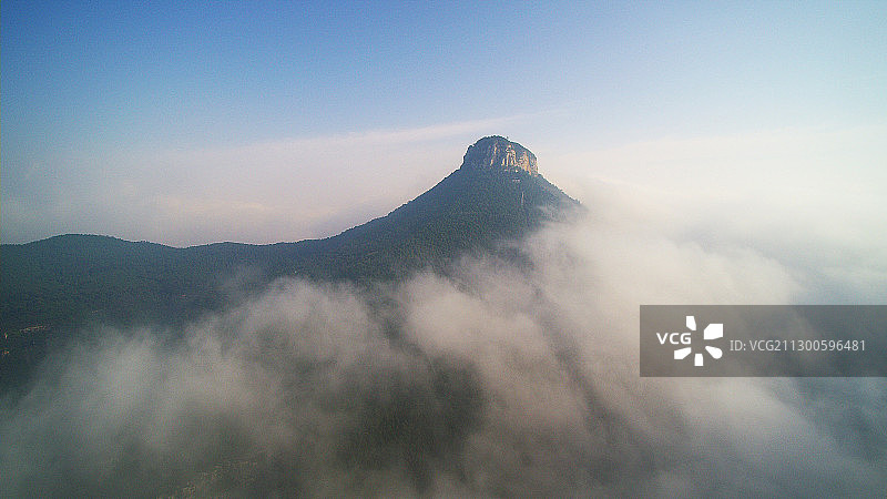 山东枣庄抱犊崮云海图片素材