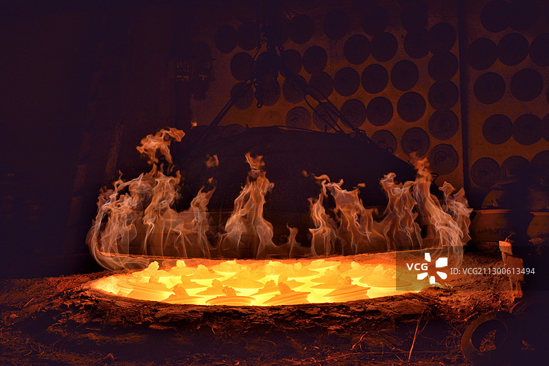 窑火中的荥经砂器土与火的艺术图片素材