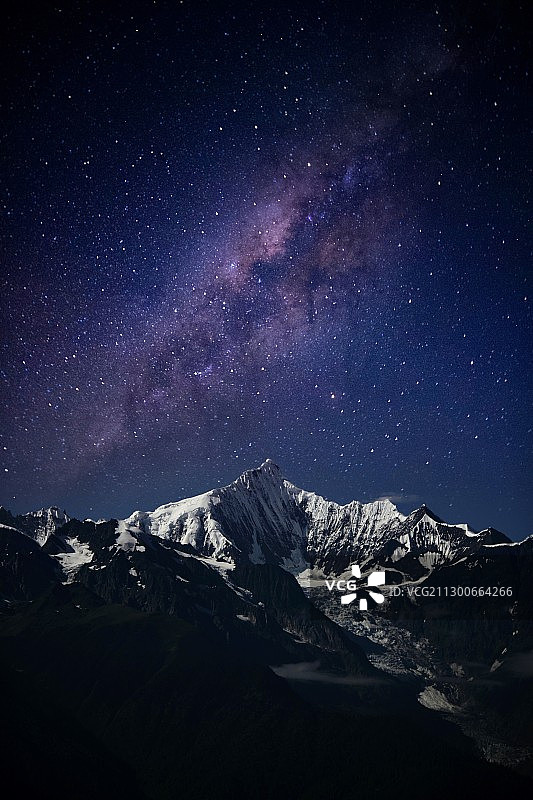 星空下的卡瓦博格图片素材