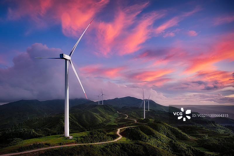 云南磨豆山风力发电厂图片素材
