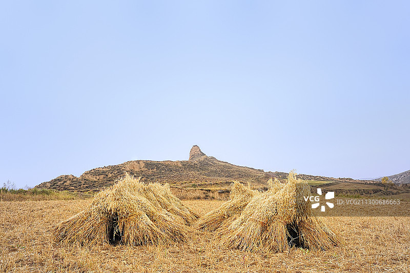 山西右玉三十二边土长城图片素材