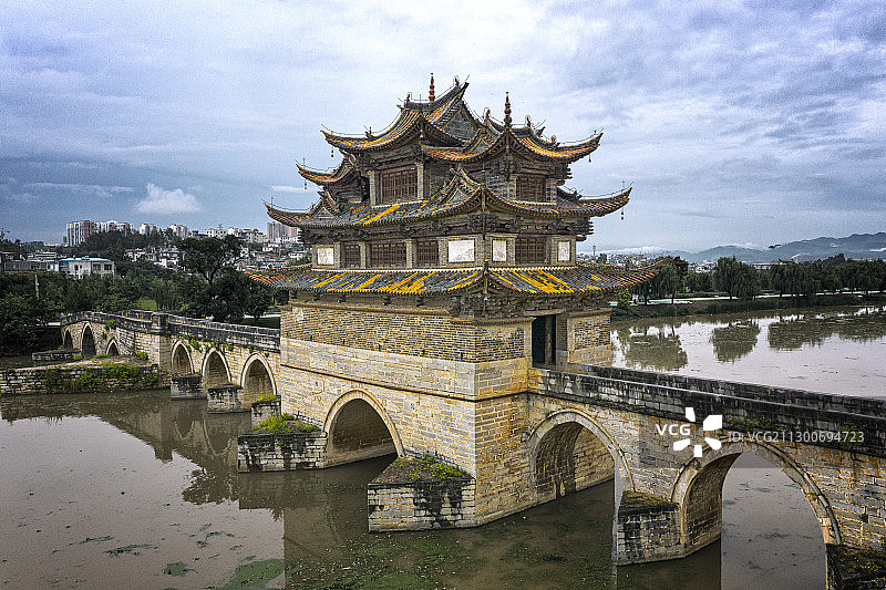 中国，云南省，建水县，十七孔桥图片素材