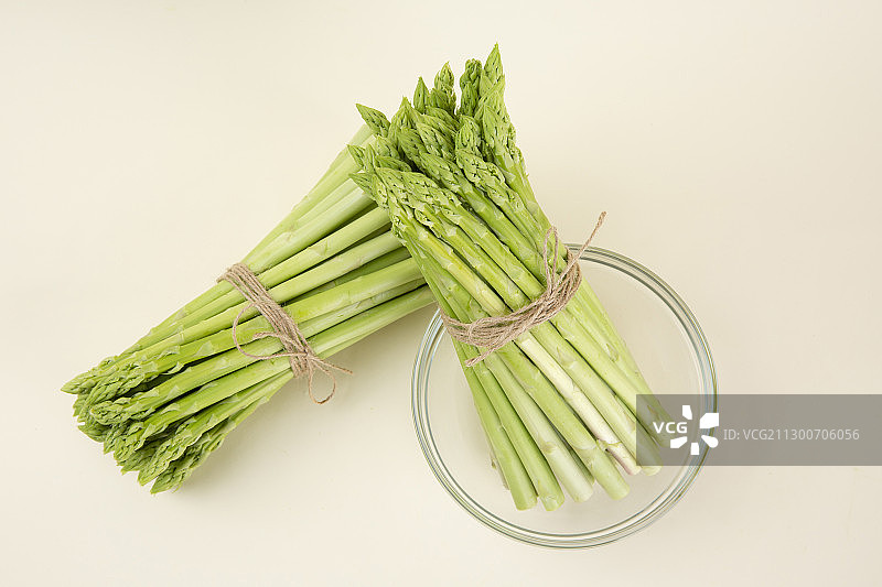 新鲜绿色芦笋特写图片素材