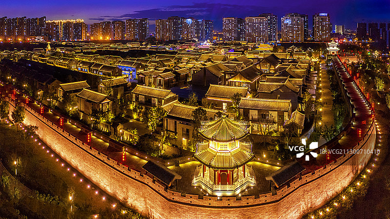 山东省青岛市即墨古城航拍夜景图片素材