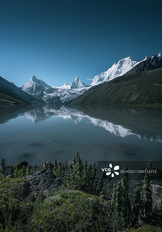 2020年8月那曲比如县萨普神山雪山冰川湖秘境图片素材