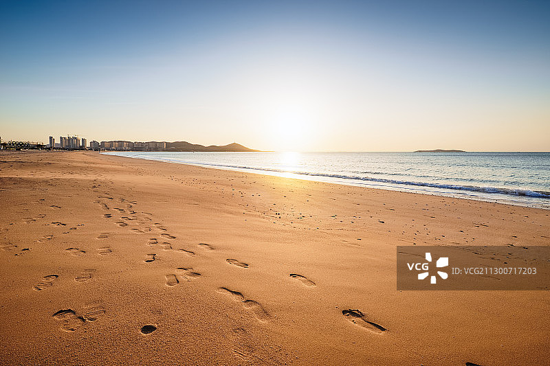 日出时的海滩图片素材