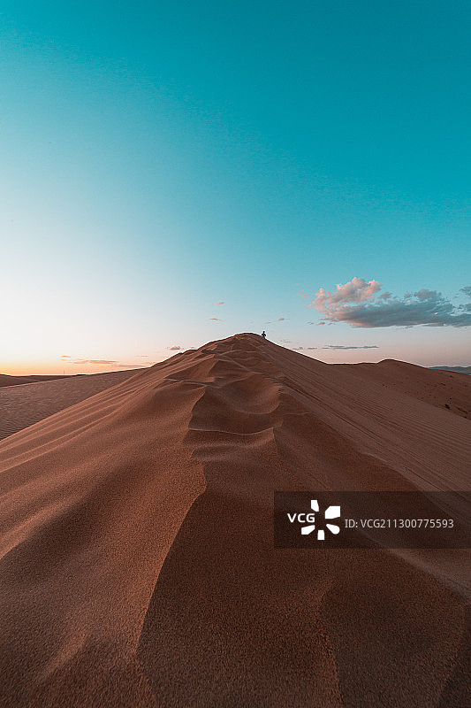 腾格里沙漠营地图片素材