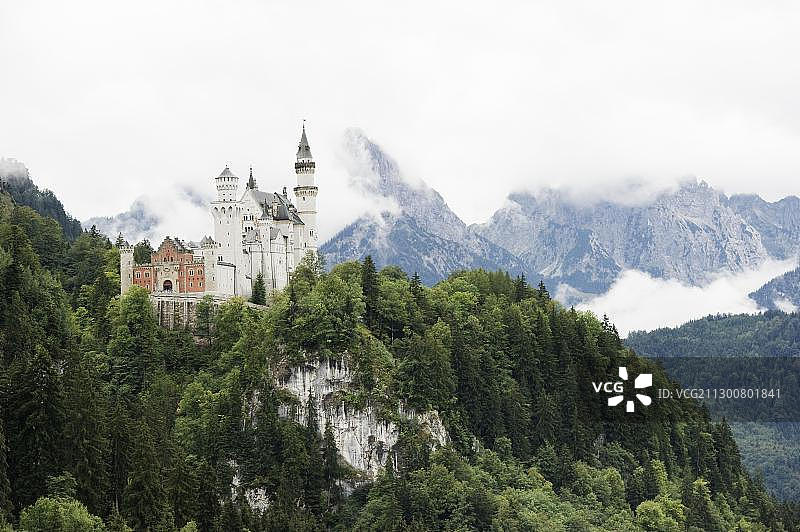 新天鹅堡，位于德国巴伐利亚州菲森图片素材