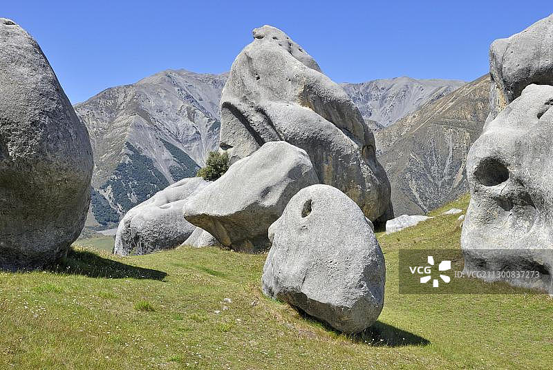 新西兰南岛塞尔温区库拉塔维蒂保护区城堡山石灰岩岩石中的石灰岩地层图片素材
