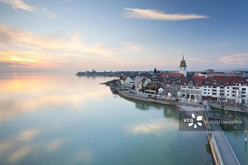 从腓特烈港塔楼俯瞰博登湖，德国巴登-符腾堡州图片素材