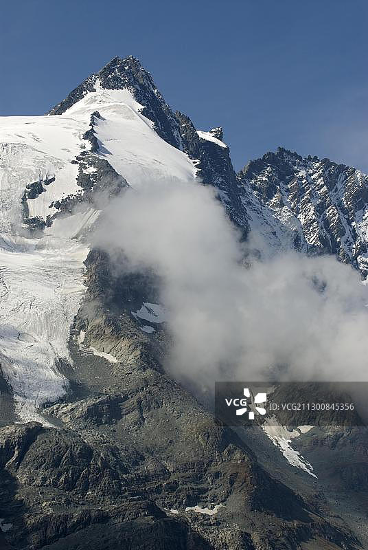 奥地利萨尔茨堡大格洛克纳高山公路,卡 Kaiser-Franz-Josefs-Hoehe游客中心,施华洛世奇瞭望台,高地陶恩国家公园图片素材