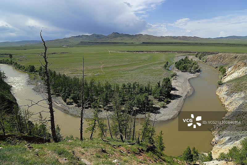 杭爱努鲁国家公园群山前的鄂尔浑河弯道，鄂尔浑呼尔赫雷，哈拉和林，后杭爱省，蒙古，亚洲图片素材